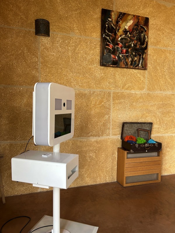 Location de borne photo pas chère pour votre anniversaire sur Montpellier